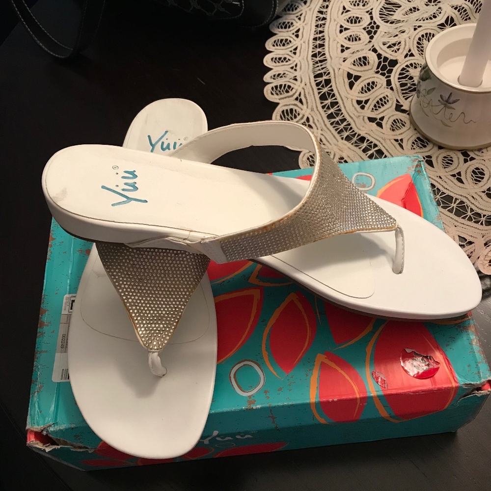 SANDALS - Picture 2 of 2